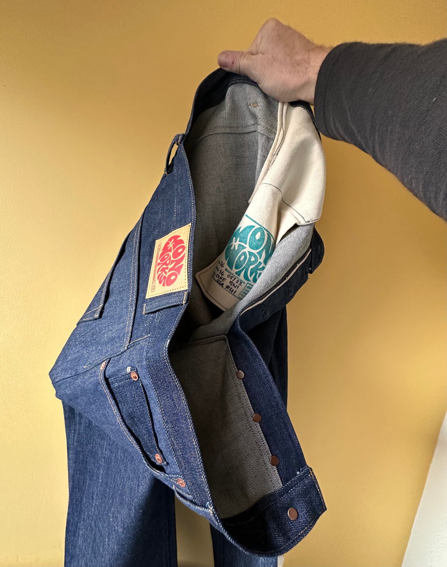 SAMPLES AND SALES